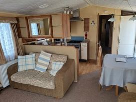 Golden Palm Resort - Holiday Accommodation 21361 - Lincolnshire - 1187895 - thumbnail photo 3