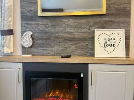 Manor Park Holiday Village - Holiday Accommodation 21362 - Norfolk - 1187896 - thumbnail photo 8