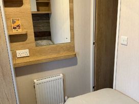 Manor Park Holiday Village - Holiday Accommodation 21362 - Norfolk - 1187896 - thumbnail photo 14