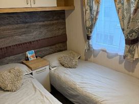 Manor Park Holiday Village - Holiday Accommodation 21362 - Norfolk - 1187896 - thumbnail photo 15