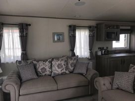 Greenacres Holiday Park - Holiday Accommodation 21365 - North Wales - 1187899 - thumbnail photo 12
