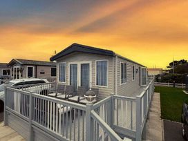 Golden Palm Resort - Holiday Accommodation 21371 - Lincolnshire - 1187902 - thumbnail photo 11