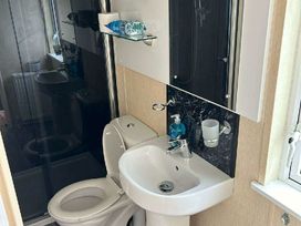 Golden Palm Resort - Holiday Accommodation 21373 - Lincolnshire - 1187904 - thumbnail photo 12
