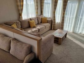 Golden Palm Resort - Holiday Accommodation 21374 - Lincolnshire - 1187905 - thumbnail photo 3