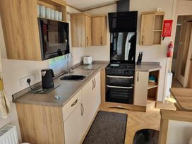 Golden Palm Resort - Holiday Accommodation 21374 - Lincolnshire - 1187905 - thumbnail photo 5