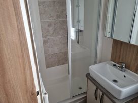 Golden Palm Resort - Holiday Accommodation 21374 - Lincolnshire - 1187905 - thumbnail photo 9