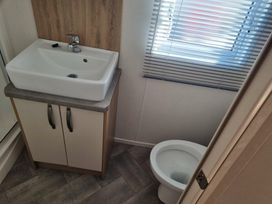 Golden Palm Resort - Holiday Accommodation 21374 - Lincolnshire - 1187905 - thumbnail photo 10