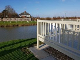 Golden Palm Resort - Holiday Accommodation 21375 - Lincolnshire - 1187906 - thumbnail photo 2