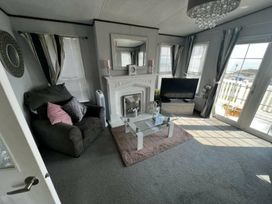 Devon Cliffs Holiday Park - Holiday Accommodation 21376 - Devon - 1187907 - thumbnail photo 4