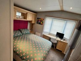 Devon Cliffs Holiday Park - Holiday Accommodation 21376 - Devon - 1187907 - thumbnail photo 8