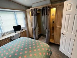 Devon Cliffs Holiday Park - Holiday Accommodation 21376 - Devon - 1187907 - thumbnail photo 9