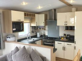 Oakdene Forest Park - Holiday Accommodation 21391 - Hampshire - 1187919 - thumbnail photo 7