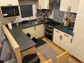 Oakdene Forest Park - Holiday Accommodation 21391 - Hampshire - 1187919 - thumbnail photo 9