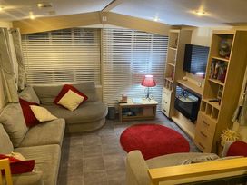 Oakdene Forest Park - Holiday Accommodation 21391 - Hampshire - 1187919 - thumbnail photo 11