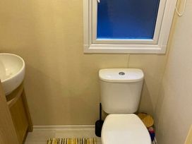 Oakdene Forest Park - Holiday Accommodation 21391 - Hampshire - 1187919 - thumbnail photo 13