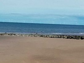 Lido Beach Holiday Park - Holiday Accommodation 21401 - North Wales - 1187926 - thumbnail photo 6