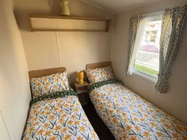 Lido Beach Holiday Park - Holiday Accommodation 21401 - North Wales - 1187926 - thumbnail photo 12
