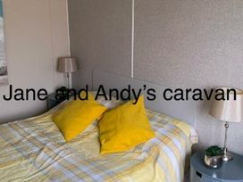 Golden Gate Holiday Centre - Holiday Accommodation 21406 - North Wales - 1187930 - thumbnail photo 3