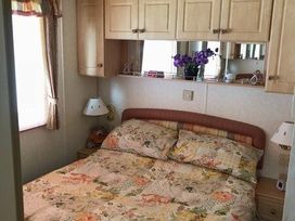 Golden Gate Holiday Centre - Holiday Accommodation 2141 - North Wales - 1187933 - thumbnail photo 5