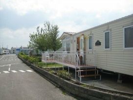 Golden Gate Holiday Centre - Holiday Accommodation 2141 - North Wales - 1187933 - thumbnail photo 9