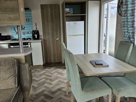 Marton Mere Holiday Village - Holiday Accommodation 21411 - Lake District - 1187935 - thumbnail photo 3