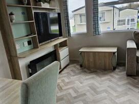 Marton Mere Holiday Village - Holiday Accommodation 21411 - Lake District - 1187935 - thumbnail photo 6