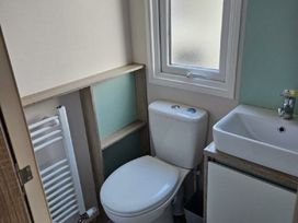 Marton Mere Holiday Village - Holiday Accommodation 21411 - Lake District - 1187935 - thumbnail photo 9