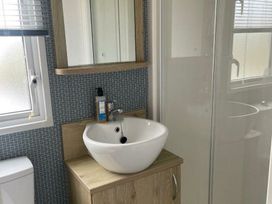 Quay West Holiday Park - Holiday Accommodation 21412 - Mid Wales - 1187936 - thumbnail photo 5