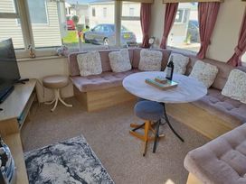 Lyons Robin Hood - Holiday Accommodation 21417 - North Wales - 1187941 - thumbnail photo 1