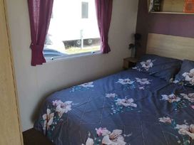Lyons Robin Hood - Holiday Accommodation 21417 - North Wales - 1187941 - thumbnail photo 4