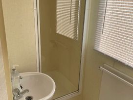 Sealands Caravan Park - Holiday Accommodation 21423 - Lincolnshire - 1187946 - thumbnail photo 2
