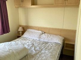 Sealands Caravan Park - Holiday Accommodation 21423 - Lincolnshire - 1187946 - thumbnail photo 3