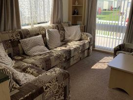 Sealands Caravan Park - Holiday Accommodation 21423 - Lincolnshire - 1187946 - thumbnail photo 8