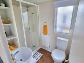 Cleethorpes Beach Holiday Park - Holiday Accommodation 21429 - Lincolnshire - 1187951 - thumbnail photo 9