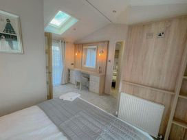 Combe Haven Holiday Park - Holiday Accommodation 21442 - Kent & Sussex - 1187959 - thumbnail photo 8