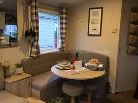 Aberdunant Hall Holiday Park - Holiday Accommodation 21450 - North Wales - 1187966 - thumbnail photo 2