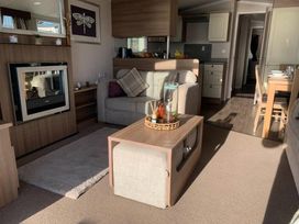 Devon Cliffs Holiday Park - Holiday Accommodation 21459 - Devon - 1187972 - thumbnail photo 2