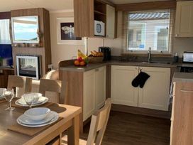 Devon Cliffs Holiday Park - Holiday Accommodation 21459 - Devon - 1187972 - thumbnail photo 6