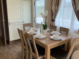 Devon Cliffs Holiday Park - Holiday Accommodation 21459 - Devon - 1187972 - thumbnail photo 7