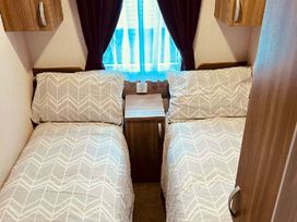 Devon Cliffs Holiday Park - Holiday Accommodation 21459 - Devon - 1187972 - thumbnail photo 10