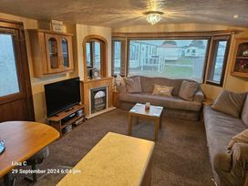 Golden Palm Resort - Holiday Accommodation 21461 - Lincolnshire - 1187974 - thumbnail photo 3