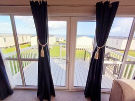 Crimdon Dene Holiday Park - Holiday Accommodation 21463 - Yorkshire Dales - 1187976 - thumbnail photo 6