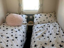 Greenacres Holiday Park - Holiday Accommodation 21467 - North Wales - 1187979 - thumbnail photo 11