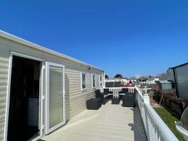 Unity Holiday Resort - Holiday Accommodation 21472 - Somerset & Wiltshire - 1187983 - thumbnail photo 2