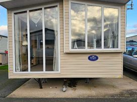 Oakfield Caravan Park - Holiday Accommodation 21486 - North Wales - 1187992 - thumbnail photo 1