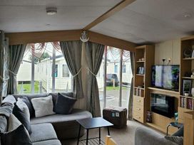 Oakfield Caravan Park - Holiday Accommodation 21486 - North Wales - 1187992 - thumbnail photo 2