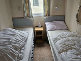 Oakfield Caravan Park - Holiday Accommodation 21486 - North Wales - 1187992 - thumbnail photo 5