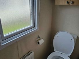 Oakfield Caravan Park - Holiday Accommodation 21486 - North Wales - 1187992 - thumbnail photo 6