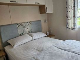 Oakfield Caravan Park - Holiday Accommodation 21486 - North Wales - 1187992 - thumbnail photo 8