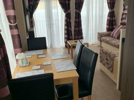Lyons Sunnysands Holiday Park - Holiday Accommodation 21487 - Mid Wales - 1187993 - thumbnail photo 4